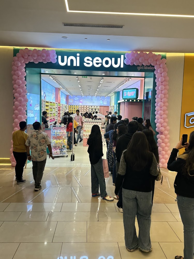 Uni Seoul - Palladium Mall Ahmedabad