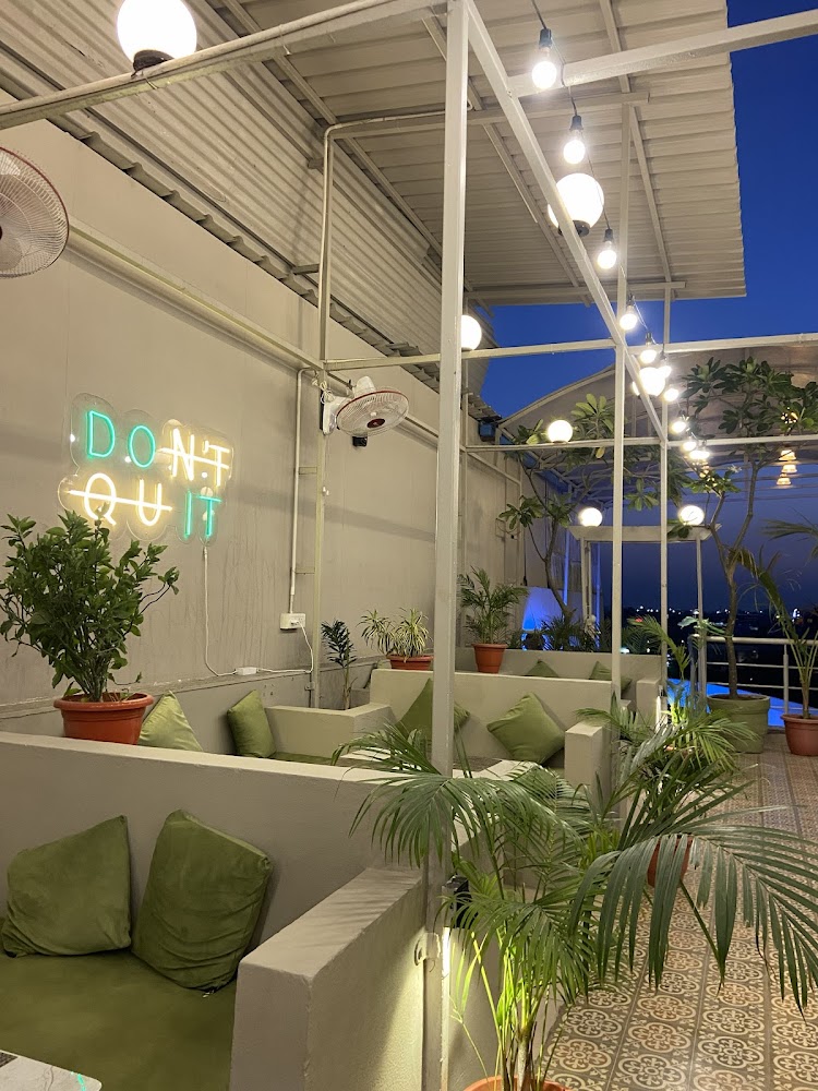 Chairish Cafe