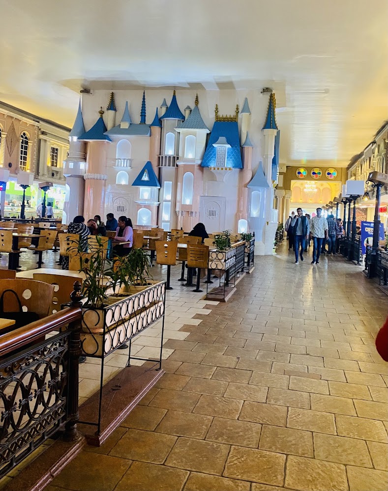Food Court